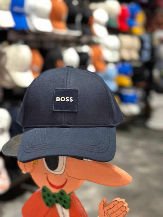 Бейсболка від Boss