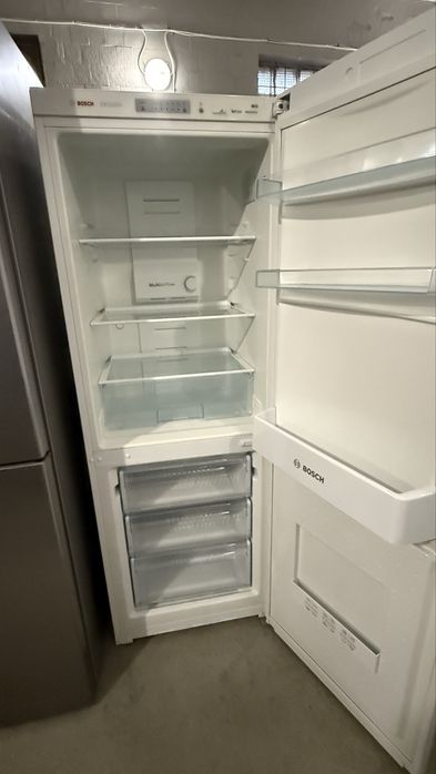 Холодильник Bosch no frost KGN73E03/04 двухкамерний