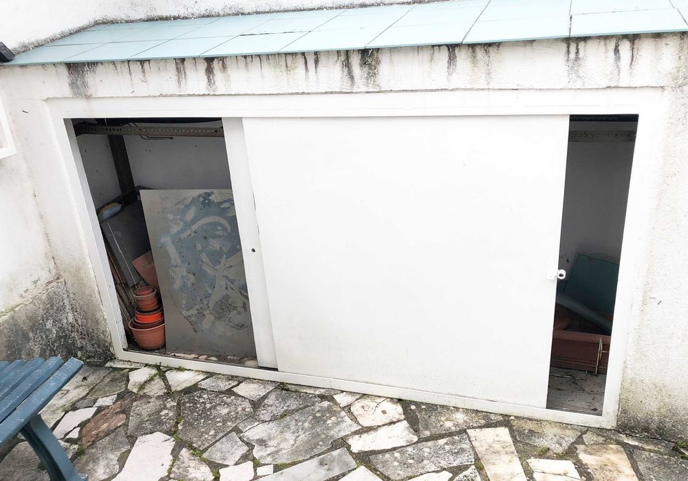 Portas de Arrecadação - Portas de correr em ferro - 2,20m x 1,22m