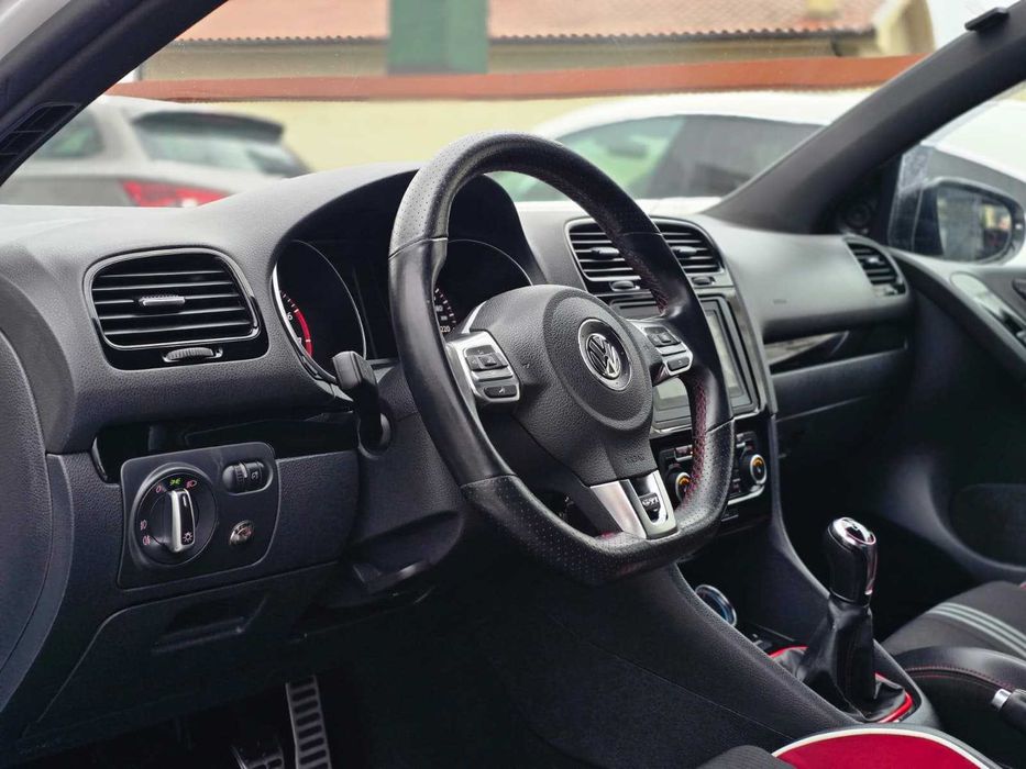 VOLKSWAGEN GOLF VI GTI 2.0TSI 211CV "EDIÇÃO ADIDAS"