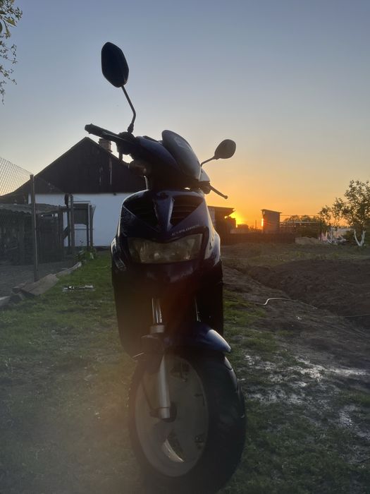 Продам скутер Explorer