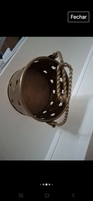 Cesta decorativa dourada