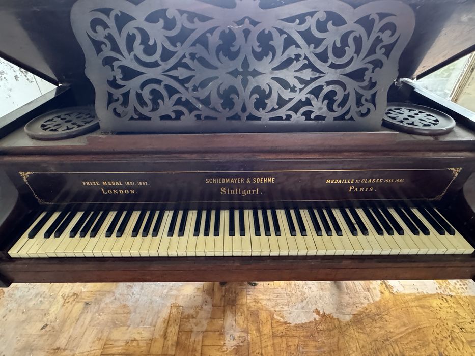 Fortepian Schiedmayer & Soehne Stuttgart do remontu