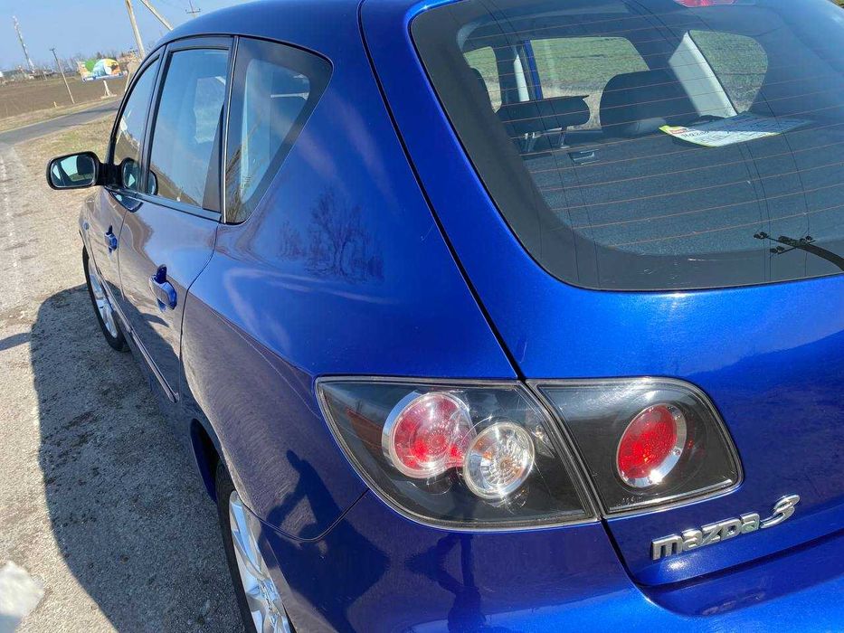 Автомобіль Mazda 3