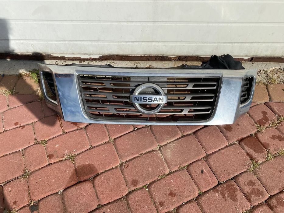 GRILL CHROM ATRAPA CHŁODNICY NISSAN NAVARA D23 623104KJ0D