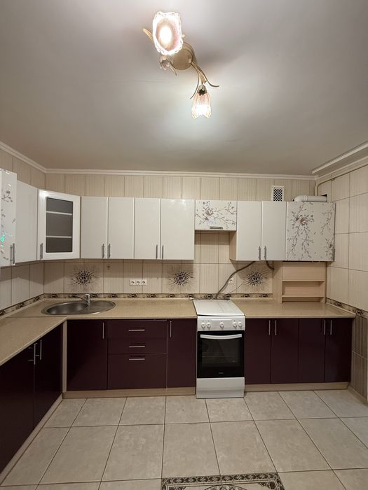 Продаж 1 кімнатної квартири з автономним опаленням. Район Порт сіті , Там там