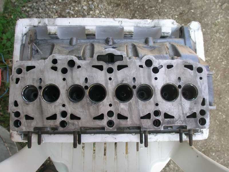 Cabeça do motor VAG VW T5 AXB N.º de peça 038103373R
