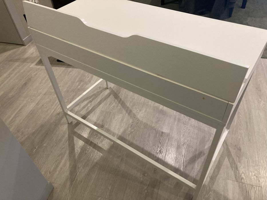 Vendo mesa e cadeira de oferta