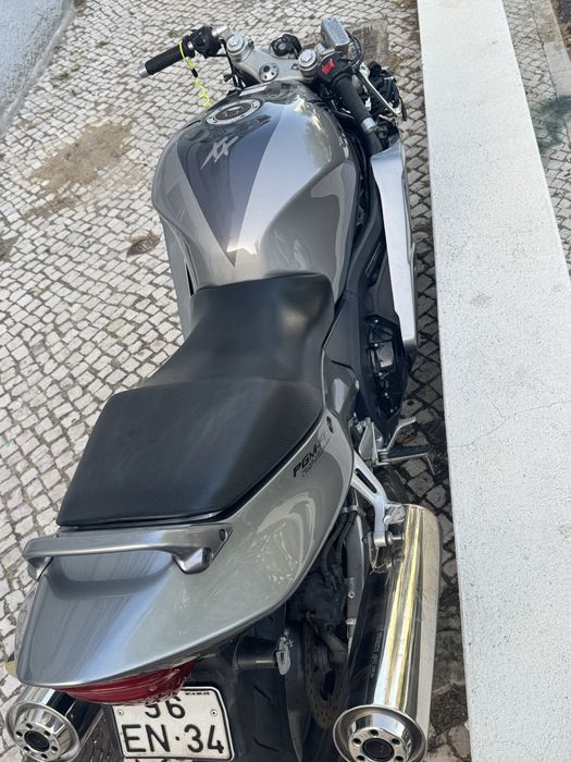 Mota CBR 1100 XX ( acidentada )