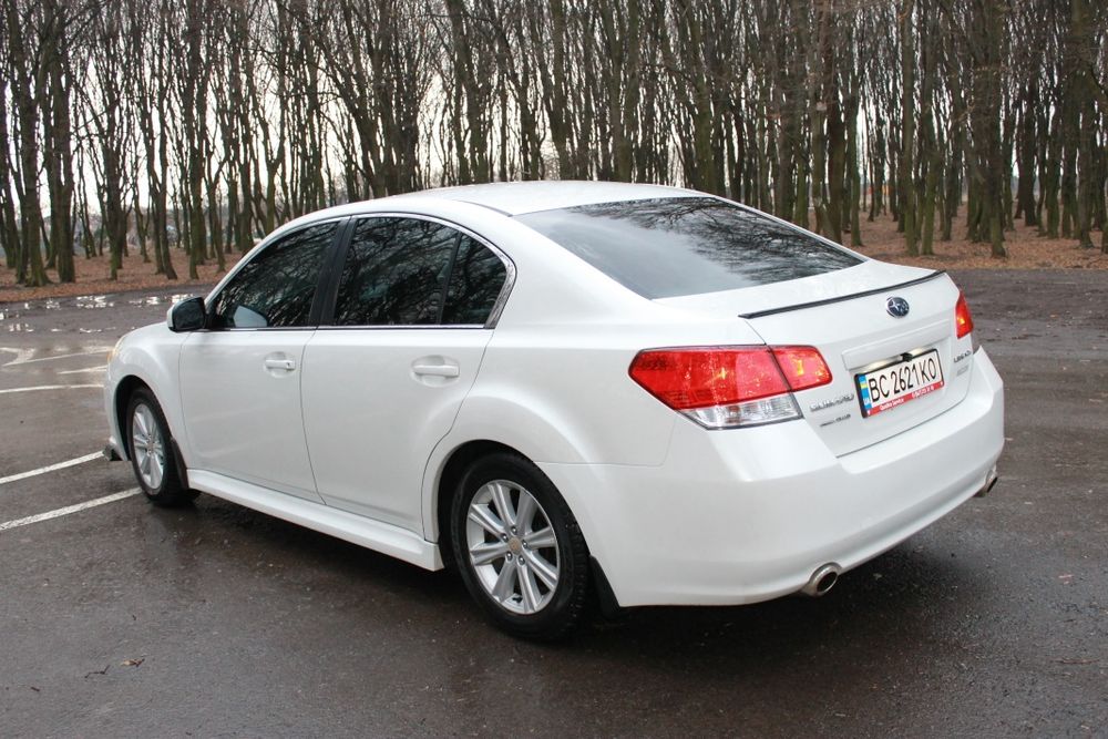 Subaru legacy premium