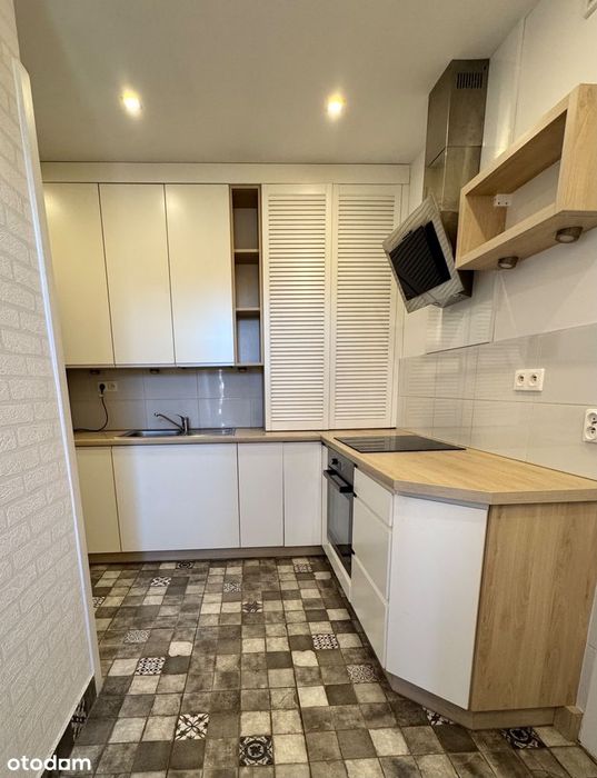 Przestronne, wyremontowane mieszkanie z garażem w centrum Chojnic