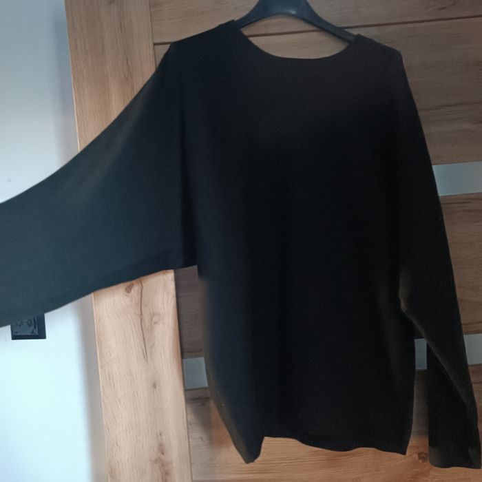 Czarny sweter Mohito
