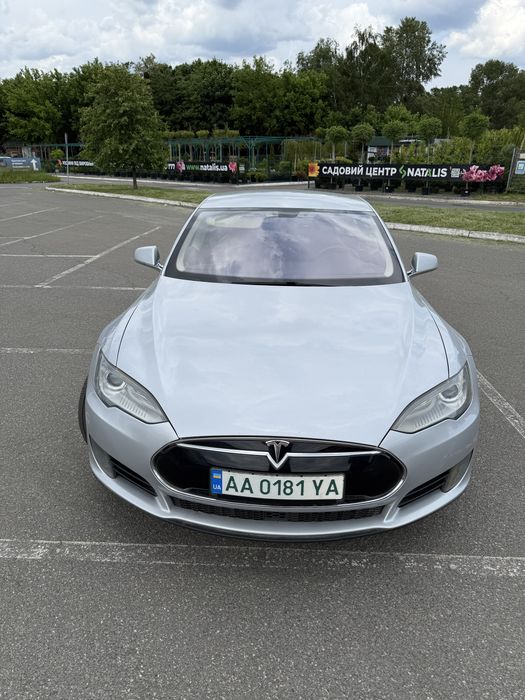 Tesla Model S 75 kwt 2013 г