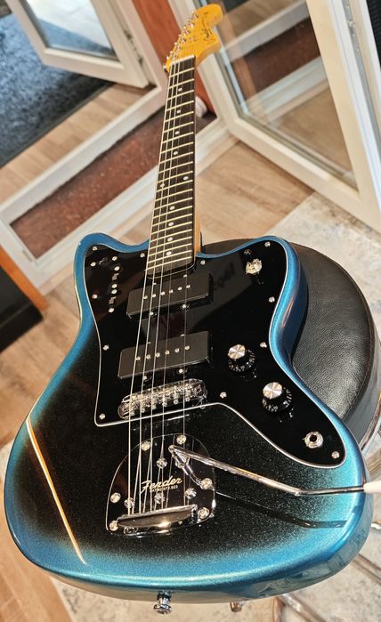 Fender Jazzmaster American Pro II RW Dark Night
Guitarra