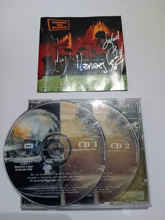 CD autografado Heroes del Silencio 1996