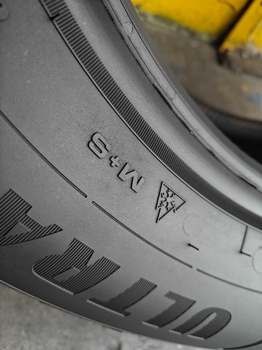 R17 225 65 шини зимові Goodyear Efficient Grip Performance SUV хороший стан Німеччина