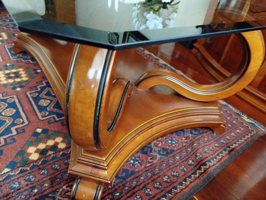 Mesa de sala de visitas