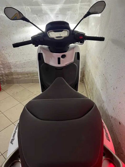 Максі-скутер Piaggio Beverly 300 hpe 2022р.в.