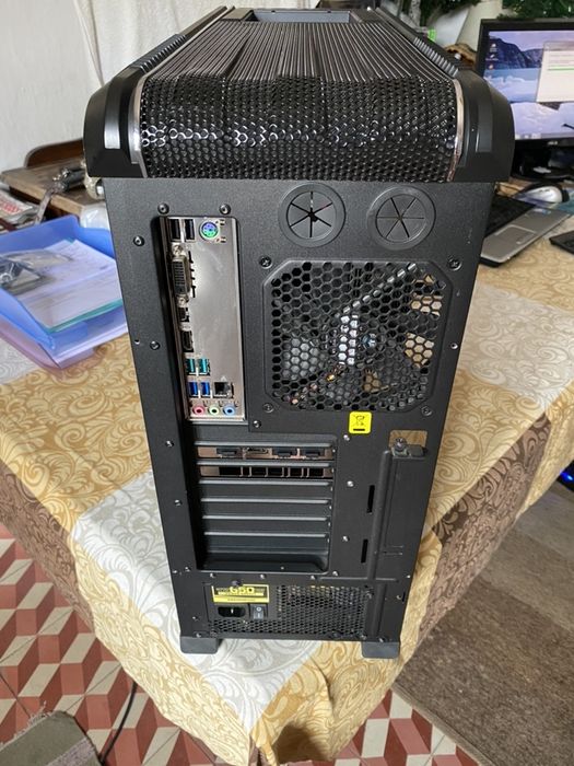 Torre / Caixa / Gabinete Cool Master Middle Tower PC64738737360514121