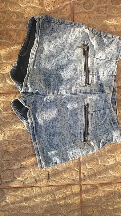 spodenki na lato Bershka rozm. 34/36