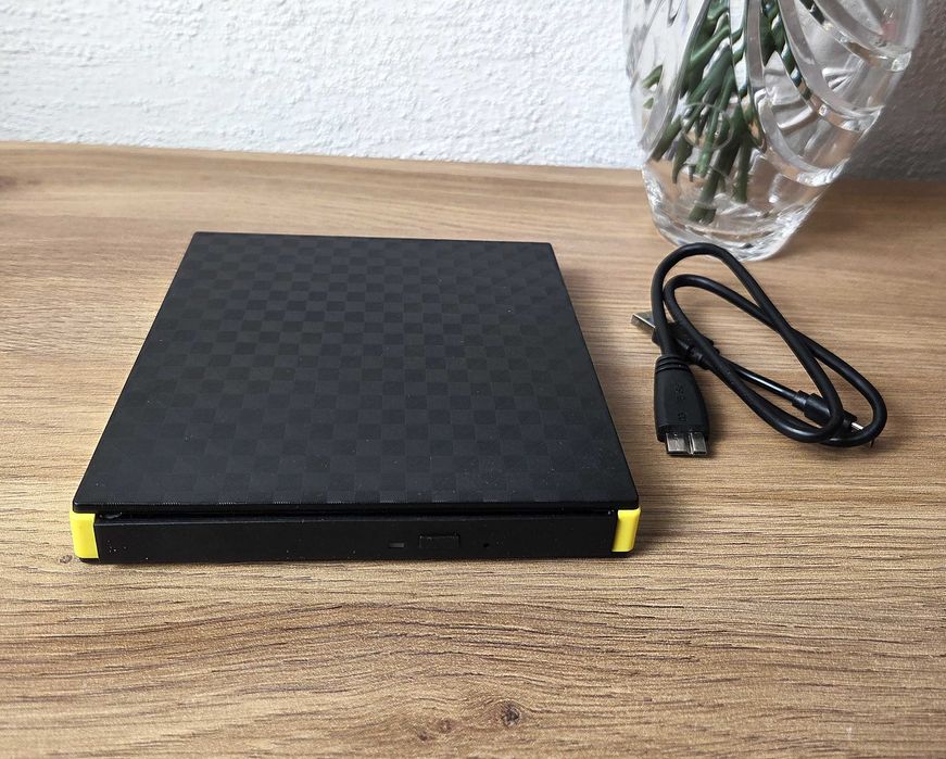 Zewnętrzny przenośny odtwarzacz DVD / CD