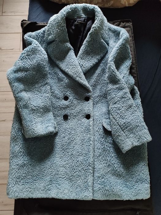 Zara niebieski płaszcz Teddy