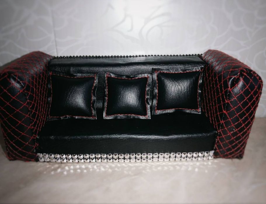 Меблі, одяг, сумки для барбі. Ручна робота.