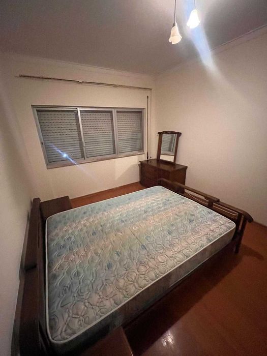 Arrendo Quarto próximo ao metrô da Reboleira, Amadora