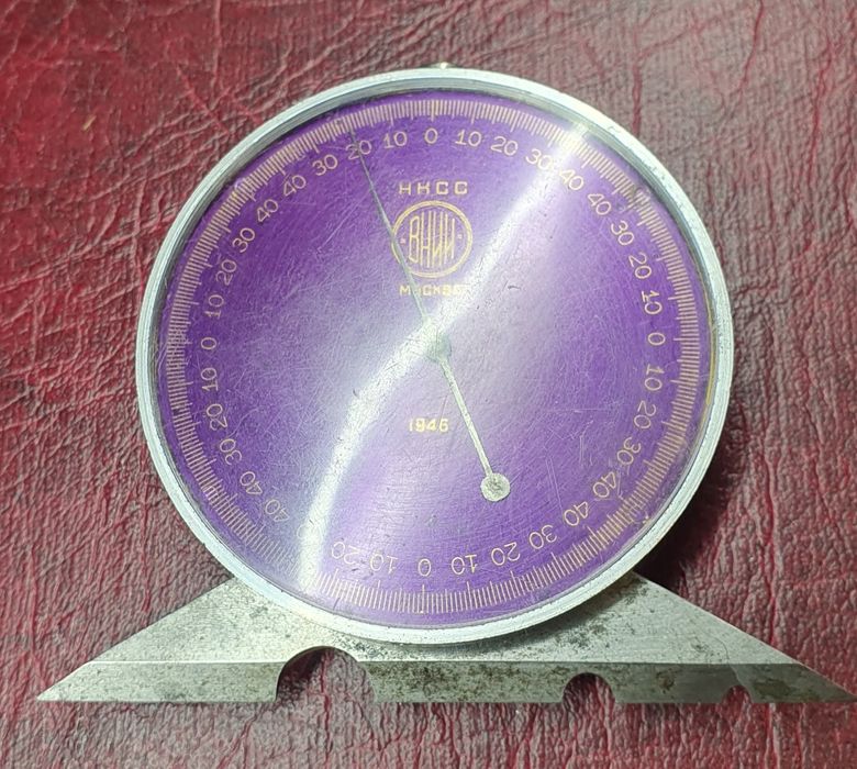 Угломер маятниковый