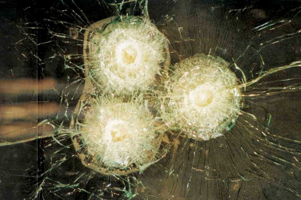 Бронирование окон, ударопрочная пленка, тонировка окон