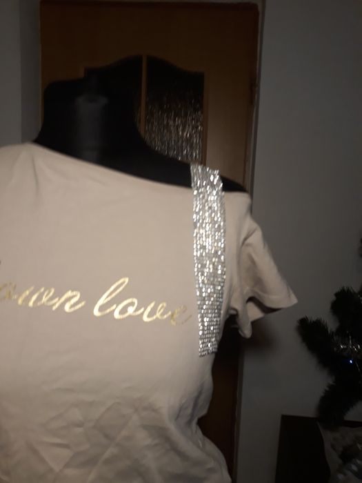 Bluzka ze srebrnym paskiem