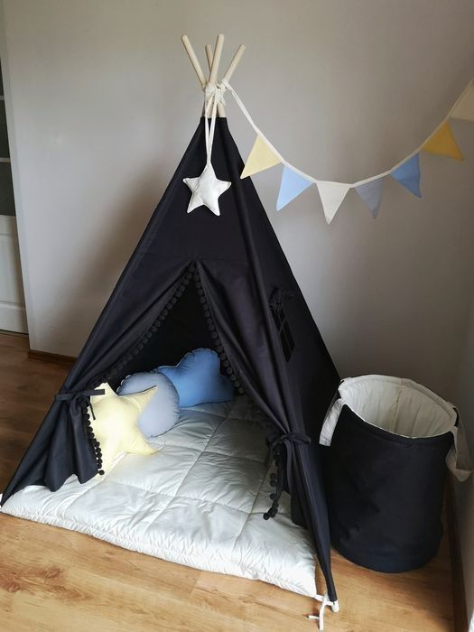 Namiot tipi z matą i poduszkami