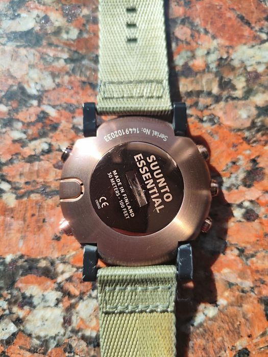 Годинник Suunto Essential