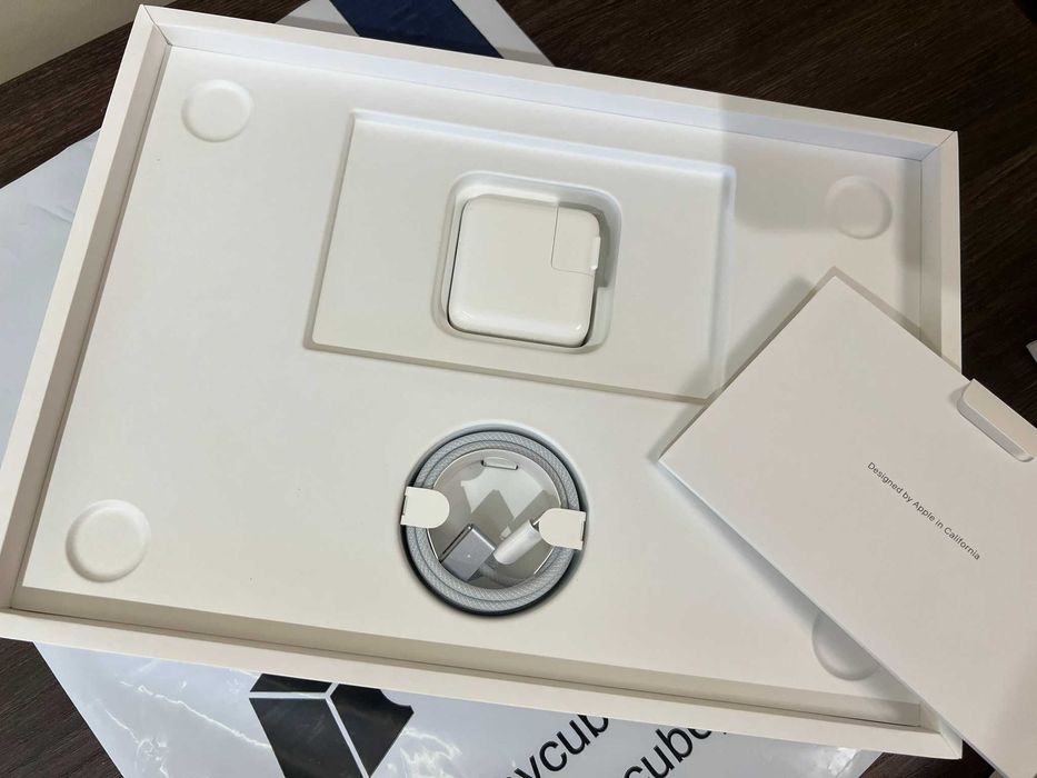 MacBook Air 13,6 M4 2025 16Gb/256Gb Sky Blue MC6T4 новий