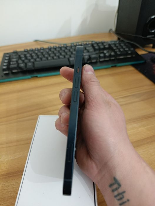 Продам iPhone 13 256Gb в робочому стані