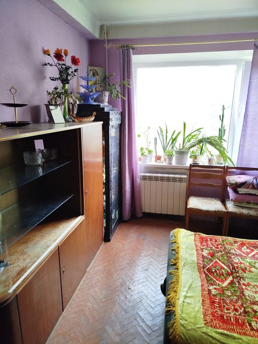 Оренда кімнати на Воскресенці. Без господарів.