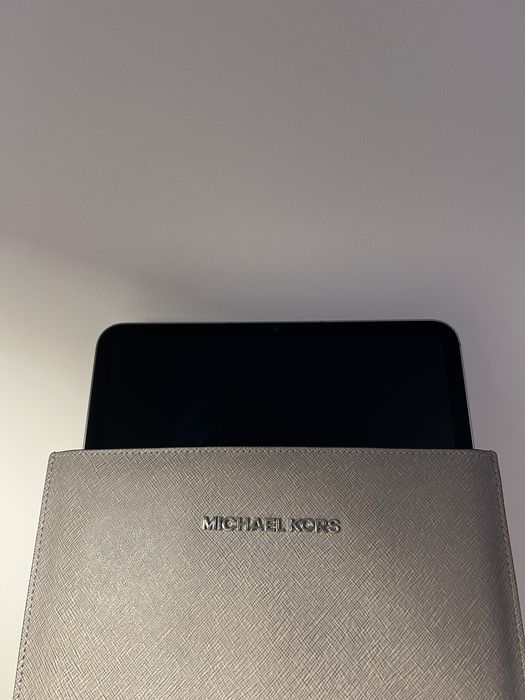 Michael Kors etui na tablet iPad 11 PRO skórzany szary NOWY