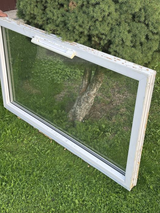 Okna PCV białe z nawiewnikami dwuszybowe 86x148 cm