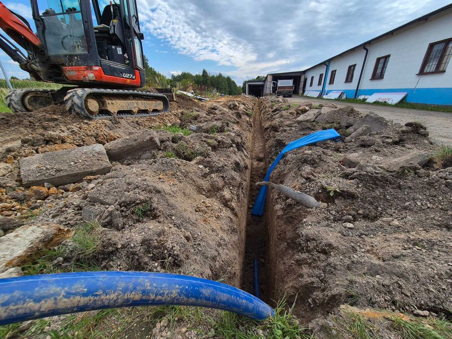 Wykopy pod budynki-Płyty denne-Hale-Parkingi-Przyłącza-Usługi ziemne