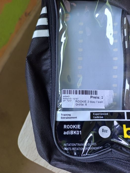 Nowe nie używane rękawice bokserskie adidas.