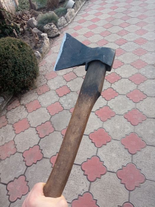 Сокира для рубки дров