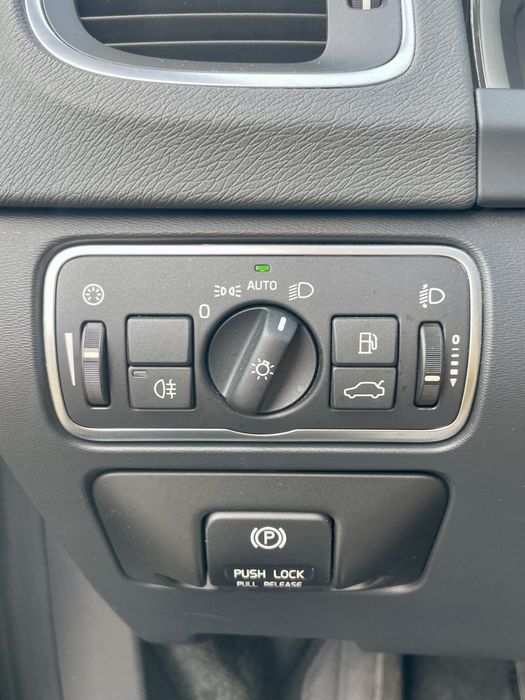 Volvo v60(D2) 2014 року