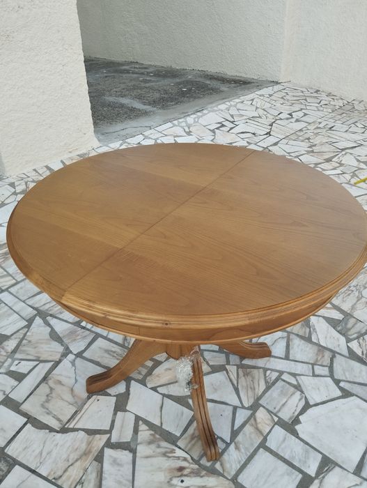 Conjunto de mesa e 6 cadeiras em cerejeira