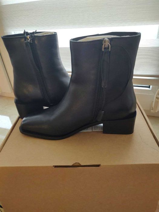Ботинки женские черного цвета RESERVED, новые , натуральная кожа, 37р.