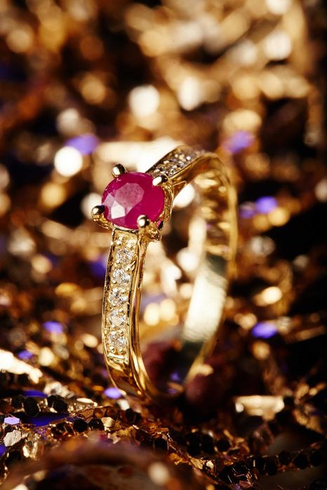 Pierścionek złoty Rubin i Diamenty Złoto 585