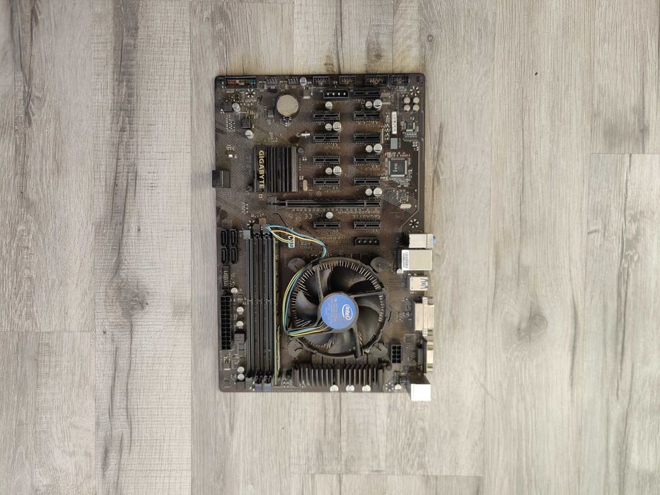 Комплект цп плата озу Gigabyte GA-B250-FinTech s1151 Intel B250 PCI-Ex