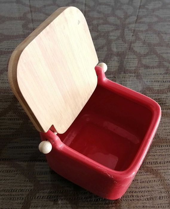 pimenteiro e saleiro em ceramica