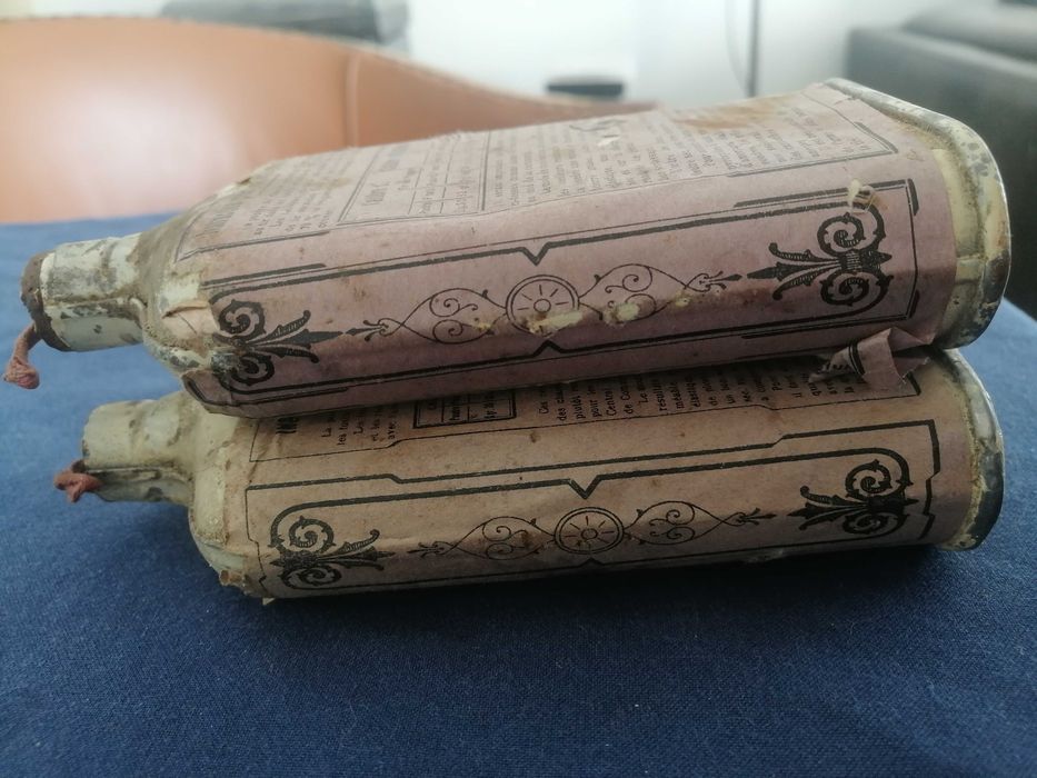 Latas de pólvora francesas antigas Sevran-Livry