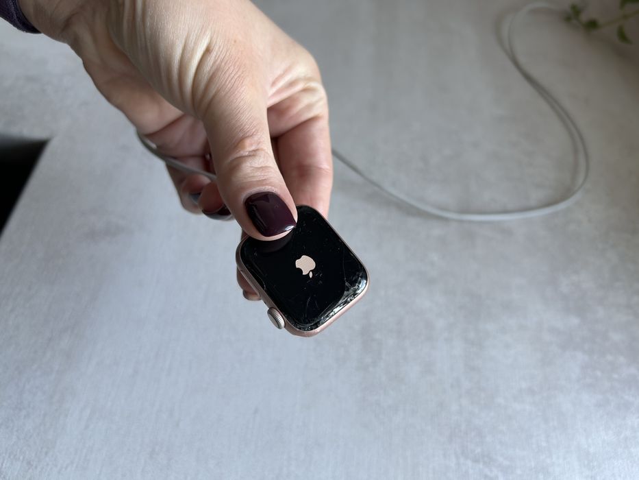 Apple watch 4 series 4, 40 mm pink sand