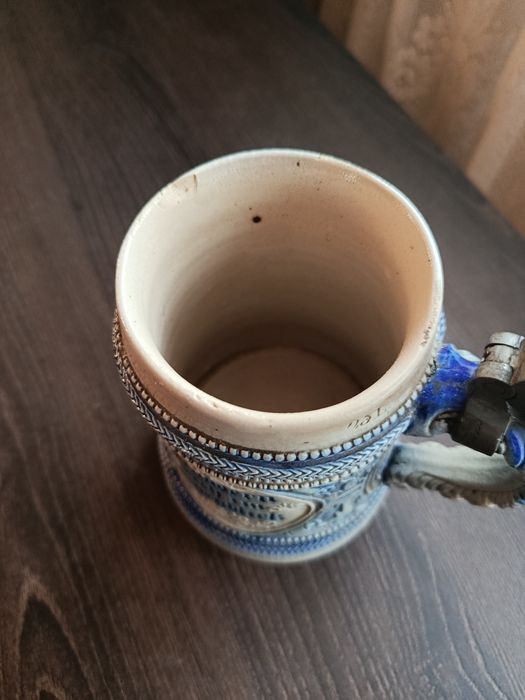 Stary niemiecki kufel z deklem